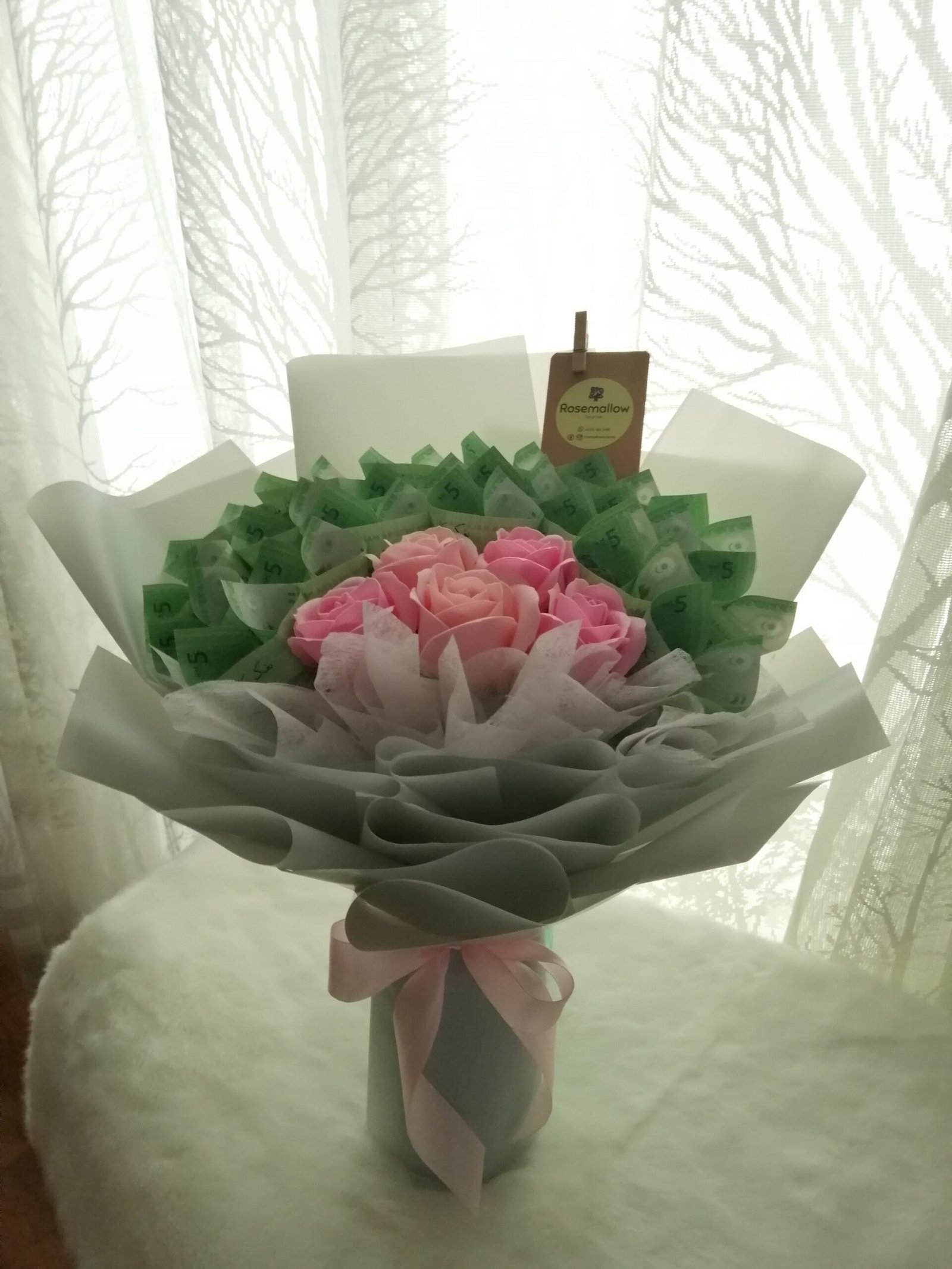 Rosemallow Surprise Delivery Sazzana + RM100 (20PCS)